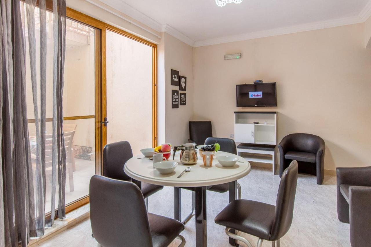 Pool And Sea Merill Apartments - Happy Rentals Mellieħa Εξωτερικό φωτογραφία