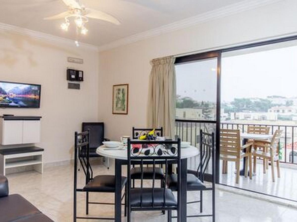 Pool And Sea Merill Apartments - Happy Rentals Mellieħa Εξωτερικό φωτογραφία