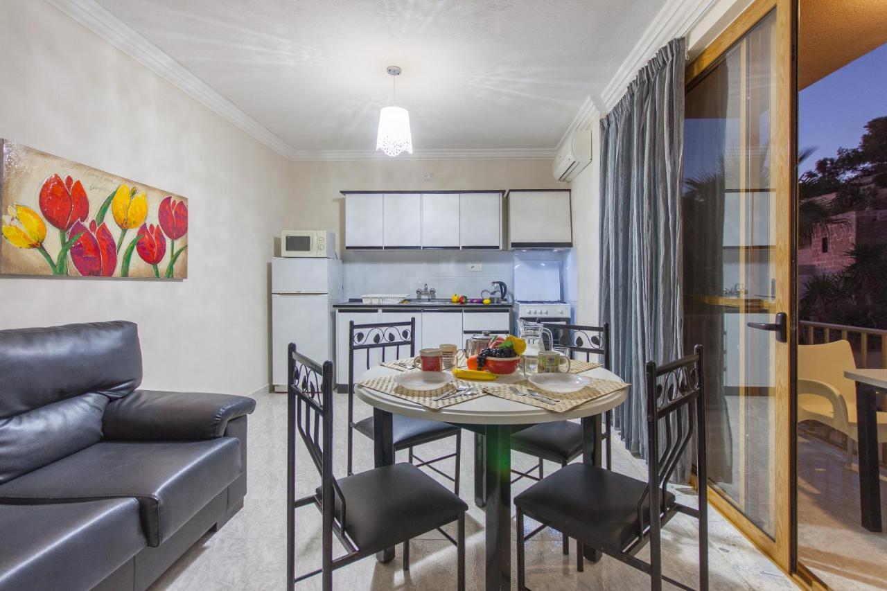 Pool And Sea Merill Apartments - Happy Rentals Mellieħa Εξωτερικό φωτογραφία